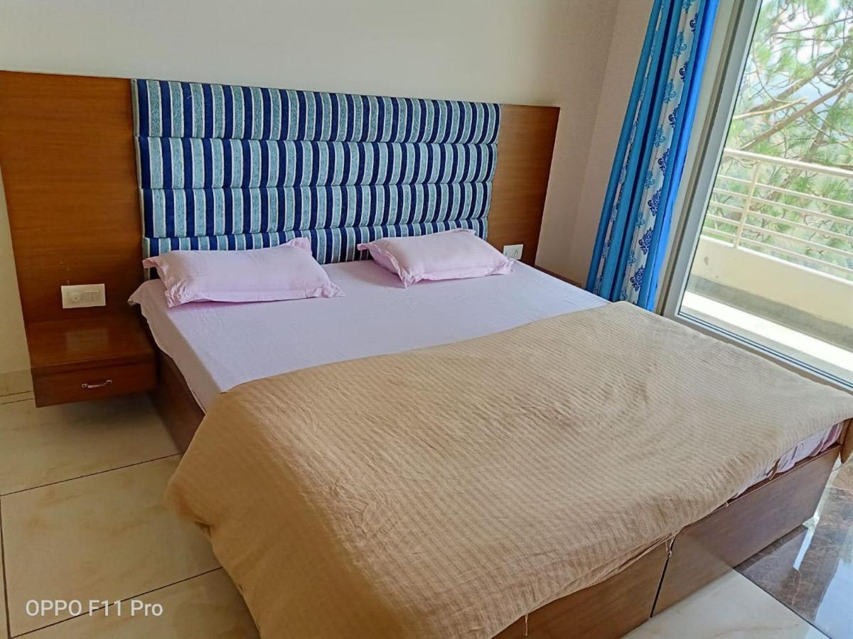 Pine Peak Villa Kasauli Exterior photo