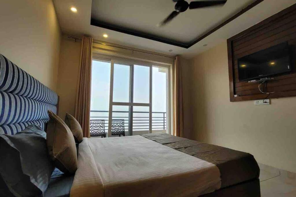 Pine Peak Villa Kasauli Exterior photo